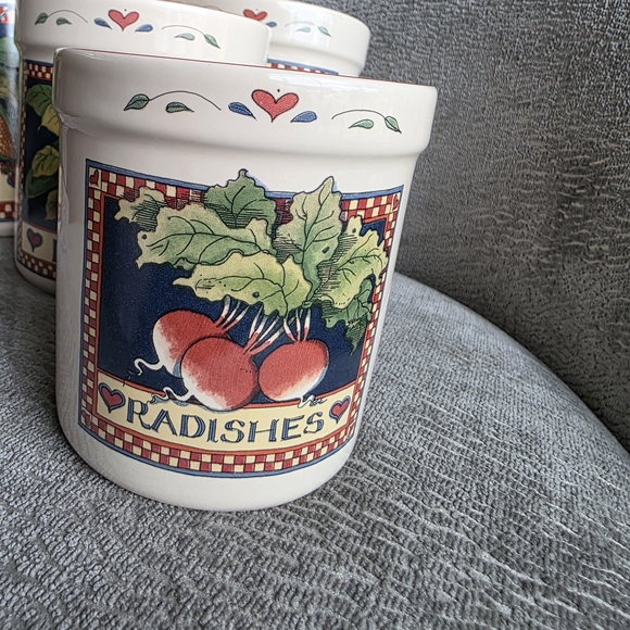 Vintage Set Of Susan Winget Heart And Veggie Canisters & Salt N Pepper Shakers - Picture 7 of 14